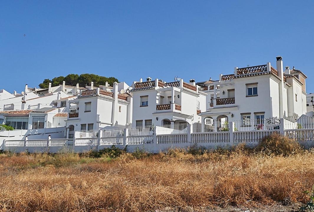 Villa Pura - Private Jacuzzi & Heated Pool 内尔哈 外观 照片