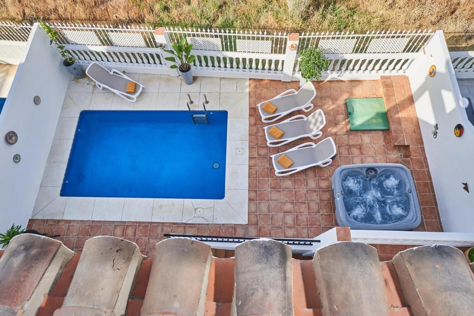 Villa Pura - Private Jacuzzi & Heated Pool 内尔哈 外观 照片