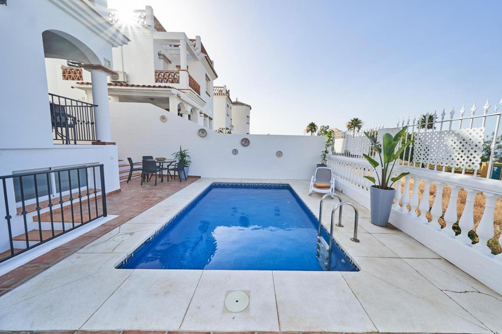 Villa Pura - Private Jacuzzi & Heated Pool 内尔哈 外观 照片